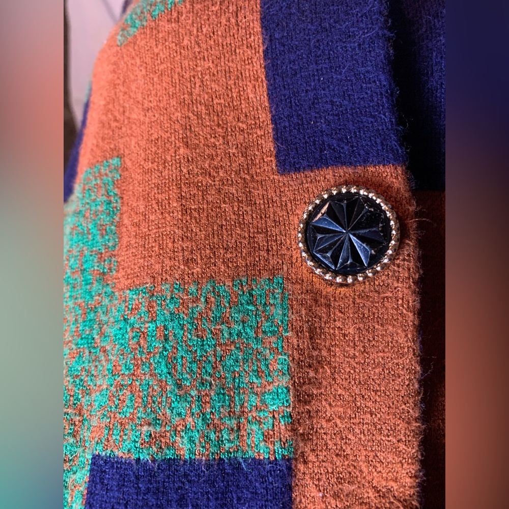 Ladies button sweater - Picture 3 of 3